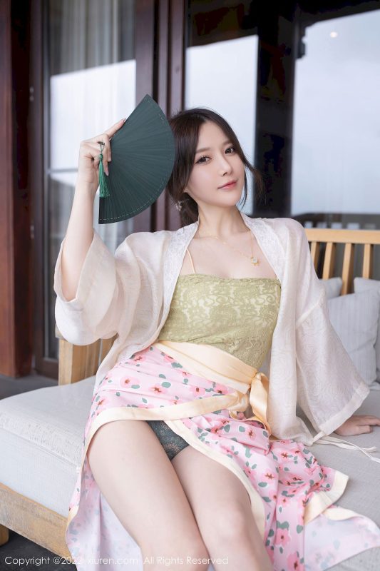 [秀人XiuRen] No.5130 模特鱼子酱Fish - 古装服饰+修长美腿云南旅拍-御萝部落