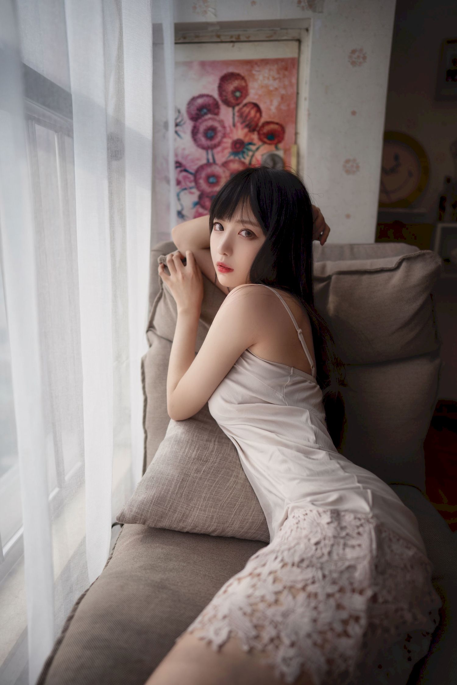 长发正妹Shika小鹿鹿娇好颜值白色服饰私房写真-御萝部落
