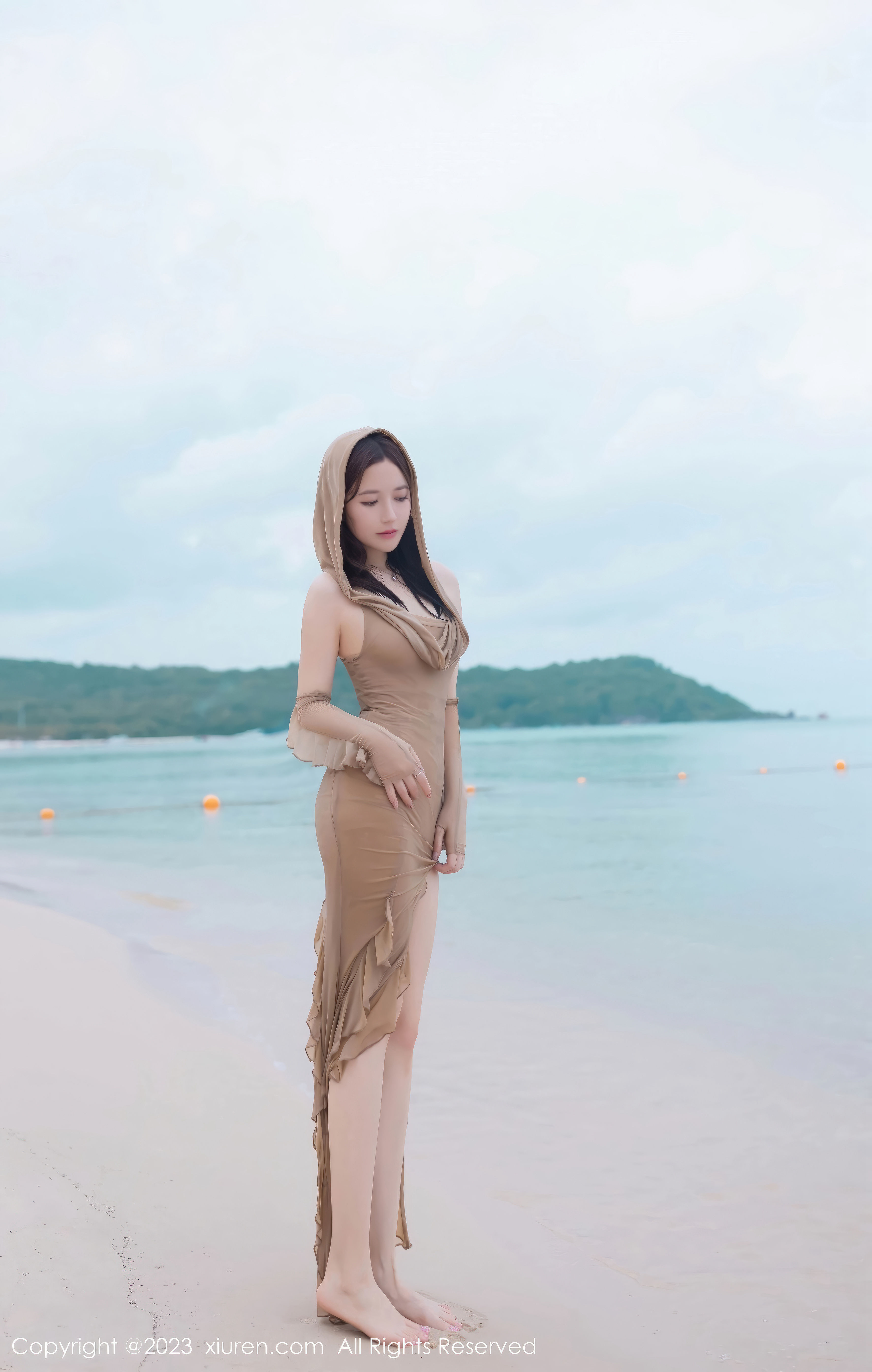 鱼子酱Fish - 连衣长裙+沙滩场景性感写真